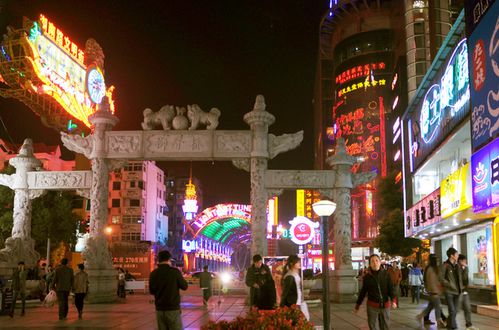 二、 桥头夜市广场——30万平米“不正规经济”帝国