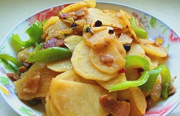 蜂窝土豆：酥到掉渣