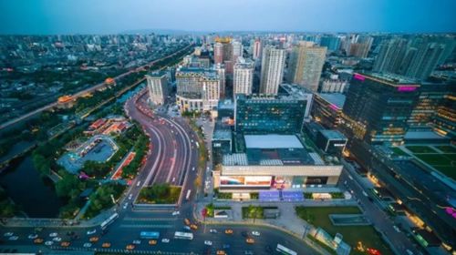 一、 古城之谜：西安的地理位置与往事背景