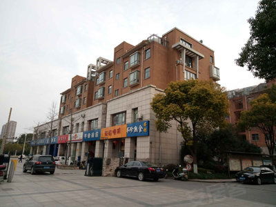 2. 小区公告栏更可怕！