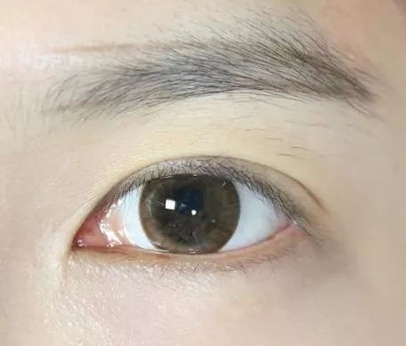 内双三角眼八字眉适合哪种眼型？三角眉适合什么眼型？