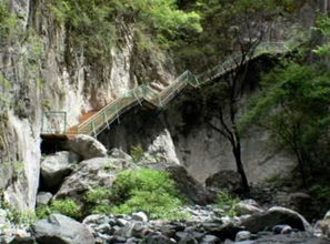 虎跳峡：大自然的鬼斧神工（还有点儿恐怖电影味）