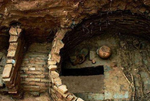 那东西夜晚， 我踏入了古墓