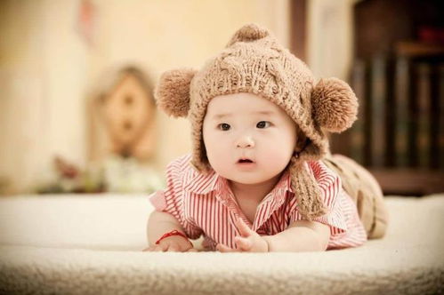 2026年出生的男宝宝，如何结合木和火元素来起个名字呢？