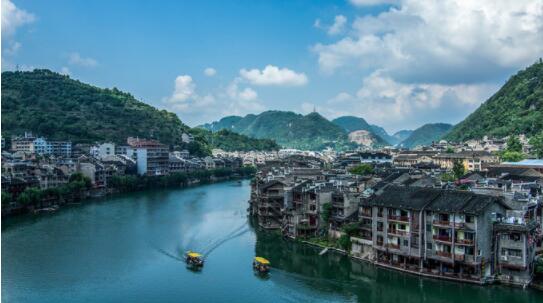 二、春日探境：最佳游览路线与景点推荐