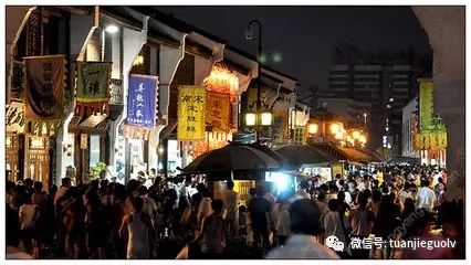 夜色中的第一缕香气