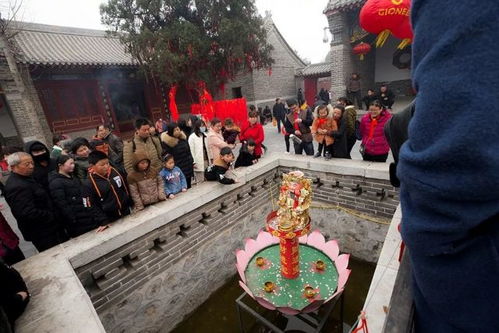 火把传承：揭秘民俗文化精髓与深层寓意