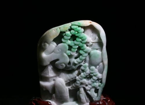 翡翠山水摆件：那些让人笑掉大牙的奇葩命名艺术