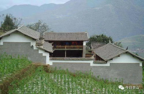 3. 文化底蕴体验：民俗表演与手工艺品制作