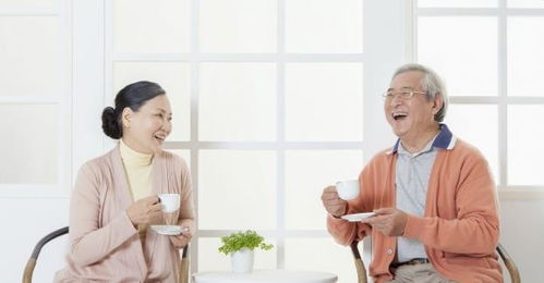 老伴去世不到半年，63岁阿姨请男保姆，这是不是意味着她有了好日子？