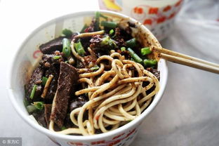 三、 美食乱入：炎热干面、豆皮、鸭脖全攻略（乱序版）