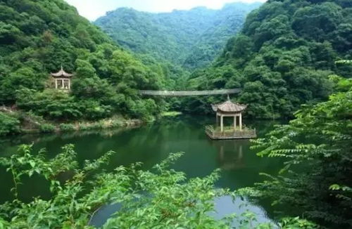 气候特点：天然温室