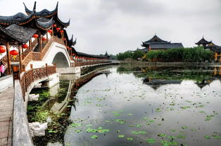 1. 夜游护城河：感受苏州最浪漫的一面