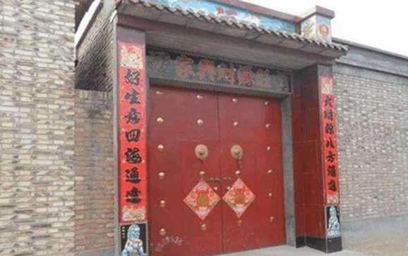 二、 大门外不宜直视厨房灶台——火光冲撞