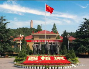 三、 乱入的情感段落——泪目与笑声交织的现场感受