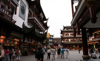 6. 南京路步行街：购物的天堂（也是腿断的地狱）