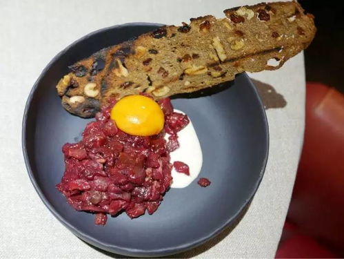 品尝青岛西镇臭豆腐