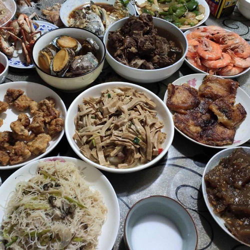 宵夜的魅力：野猫岭的较大排档