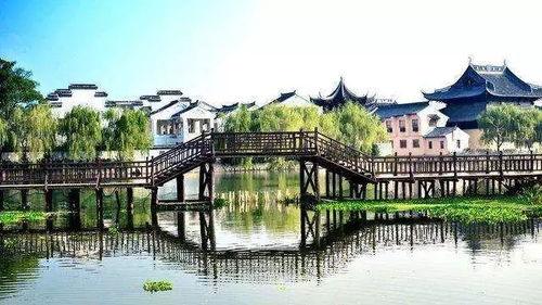 四、古镇游玩：感受民族特色体验古村落的魅力