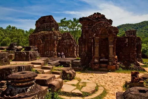 会安古镇：灯笼表象下的人间剧本