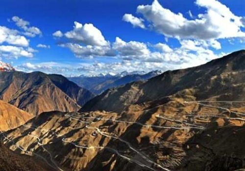 加油 ： 在 个旧 加满 ，  别 在 高速 加