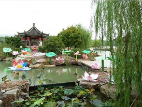 街巷中的保密：壁画与墙贴