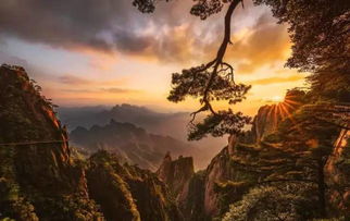 二次元式登山——雾霭缭绕中的“隐形仙境”
