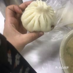 5. 小笼包（小心烫！）