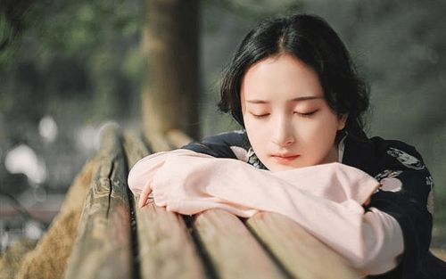 当琼瑶剧遇上财经频道