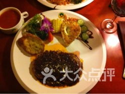 菜市巷：老字号美食的聚集地