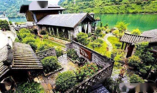 二、 特色民宿较大盘点：从古朴农家乐到创意房车