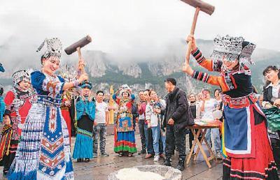 苗族风情：千年传承，多彩民俗，民族魅力一网打尽！