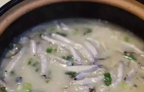 多样性的 美食 世界：探索 龙  游 的更多风味