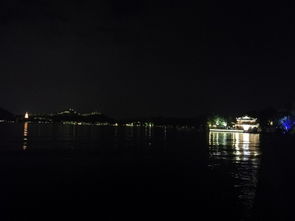 一、夜游西湖？哥们儿你懂个屁啊！