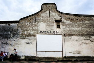 卧佛寺：山间禅意