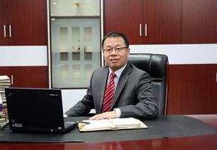请问如何免费排盘并解析曾勇的八字命理？