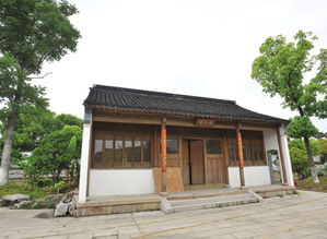 三、 抵达苏州古城区：迷雾中的“唐寅园”标牌