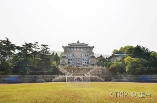 2. 汉街后面那个巷子你敢进吗？