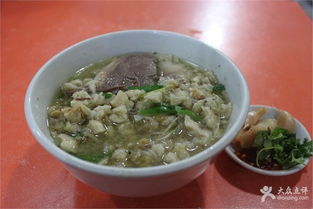 油泼面：简单而美味的面食 (这油泼得真香!)