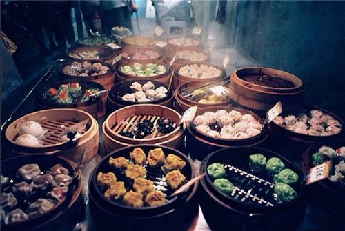一、 早餐的味道：宁国粑粑与炒面