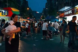 1. 通江街夜市：时尚潮流的聚集地
