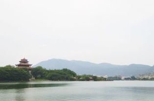 西安西湖公园：一个被误解的绿洲