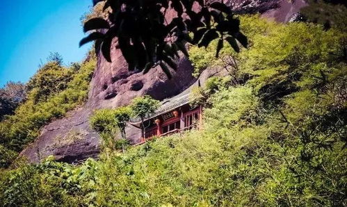 一线天和跳月坪：