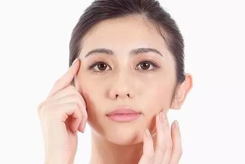 五、文化底蕴隐喻：《简单经》中的“卦象”与人脸改变
