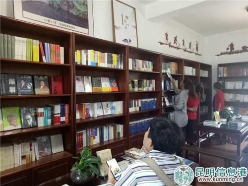 新鲜宿店：东京书虫的地下迷宫， 藏着100万种活法