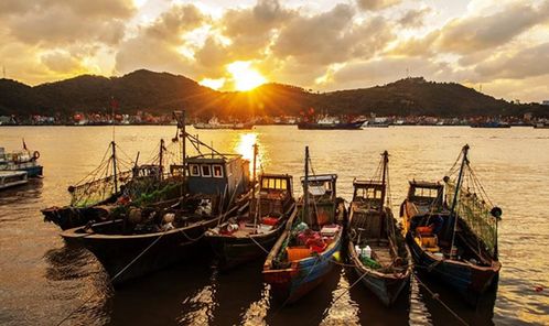 三、 古镇渔村——时间倒流的噪音版