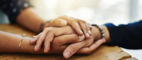 梦见自己手皮者阝撕了是什么预兆或暗示？