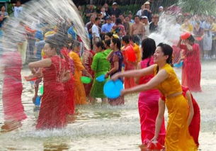 傣族春节：泼水狂欢，绿竹迎春，特色民俗盛宴