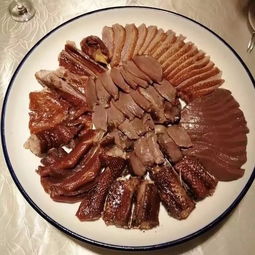 四、 卤鹅与那些不可错过的美味
