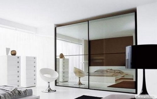 镜子的意义：化解煞气，  带来吉祥